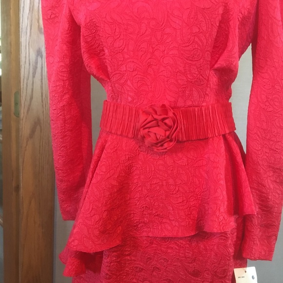R&K Petites Red Textured Rosette Formal Dress 6P - Picture 6 of 12